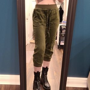 Capris pants